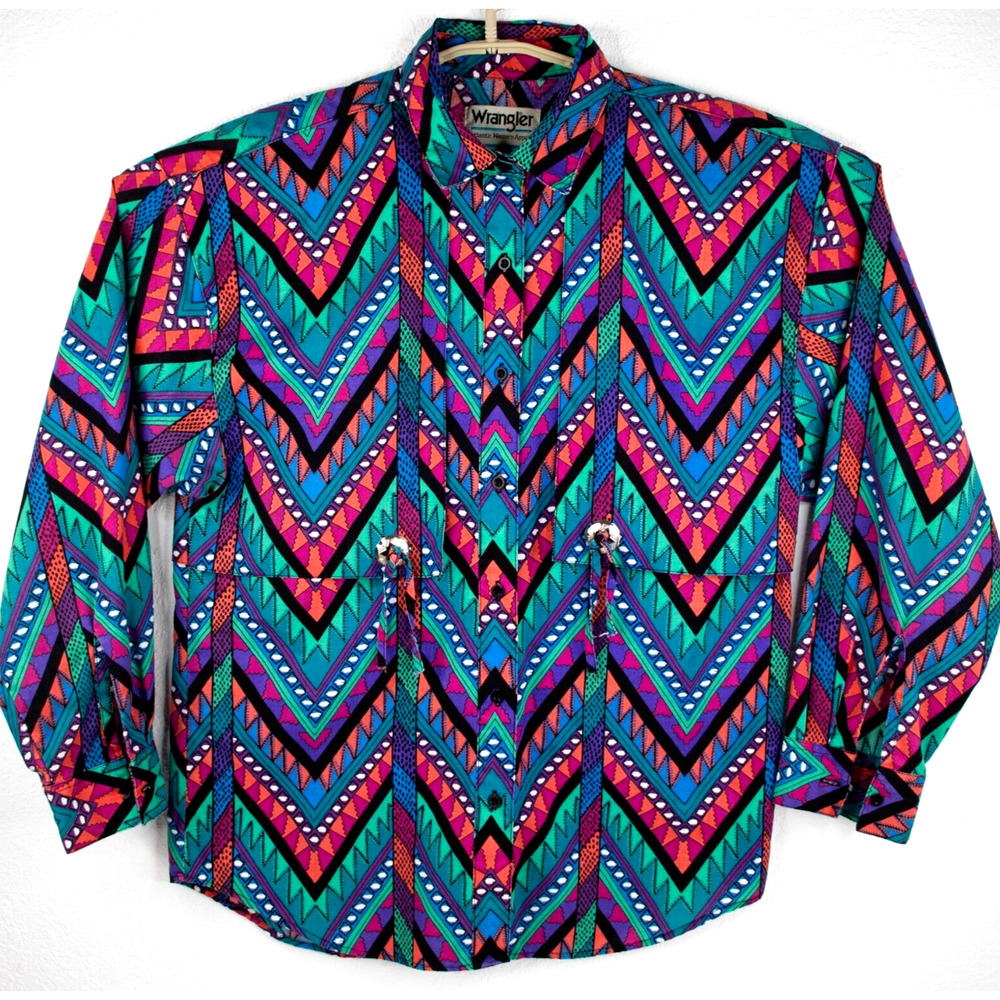 Vintage Wrangler Western Aztec Button Down Shirt Womens SIZE L 20" X 24.5"